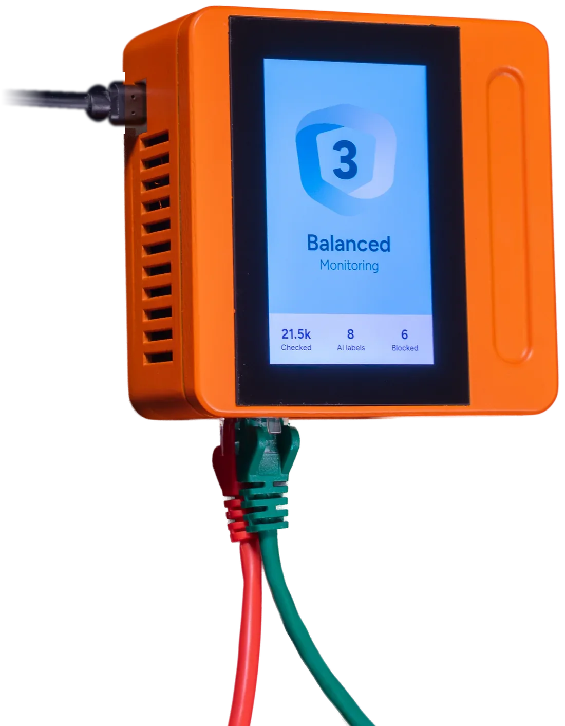 The Semek box in orange: its screen shows protection level 3, Balanced, while a red cable brings the internet in and a green cable carries the checked traffic back out